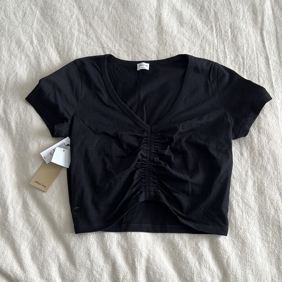 Black cropped scrunched t shirt - Picture 2 of 2